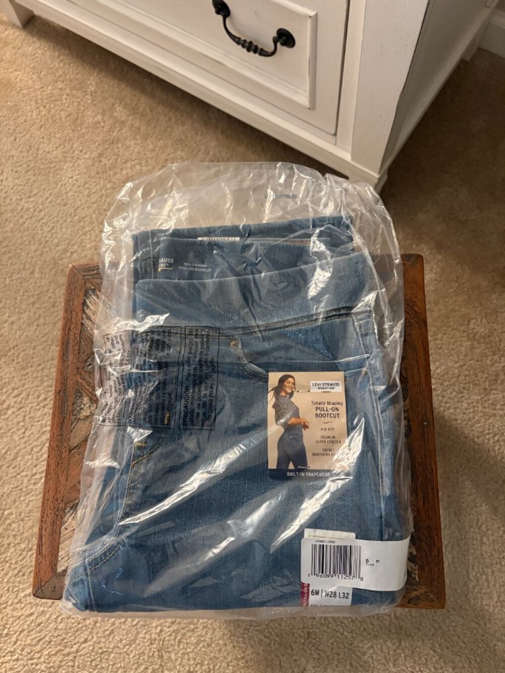Levi Strauss Signature Gold Women's Totally Shaping Pull- On Bootcut Jeans Sz 6 - Picture 6 of 7